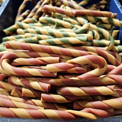 TRIXIE Christmas Candy Cane Dog Treat 20g – Single